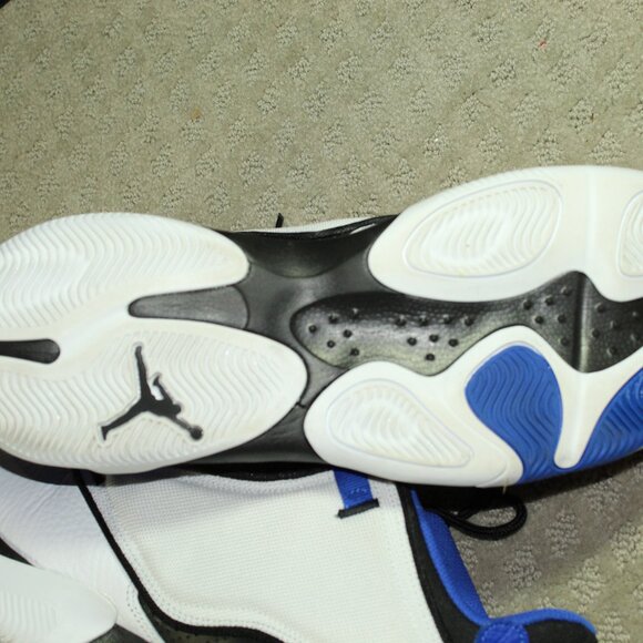 IOB Jordan Max Aura 4 Men's Size 13 White Black Hyper Royal High Top Bas… - Picture 12 of 13